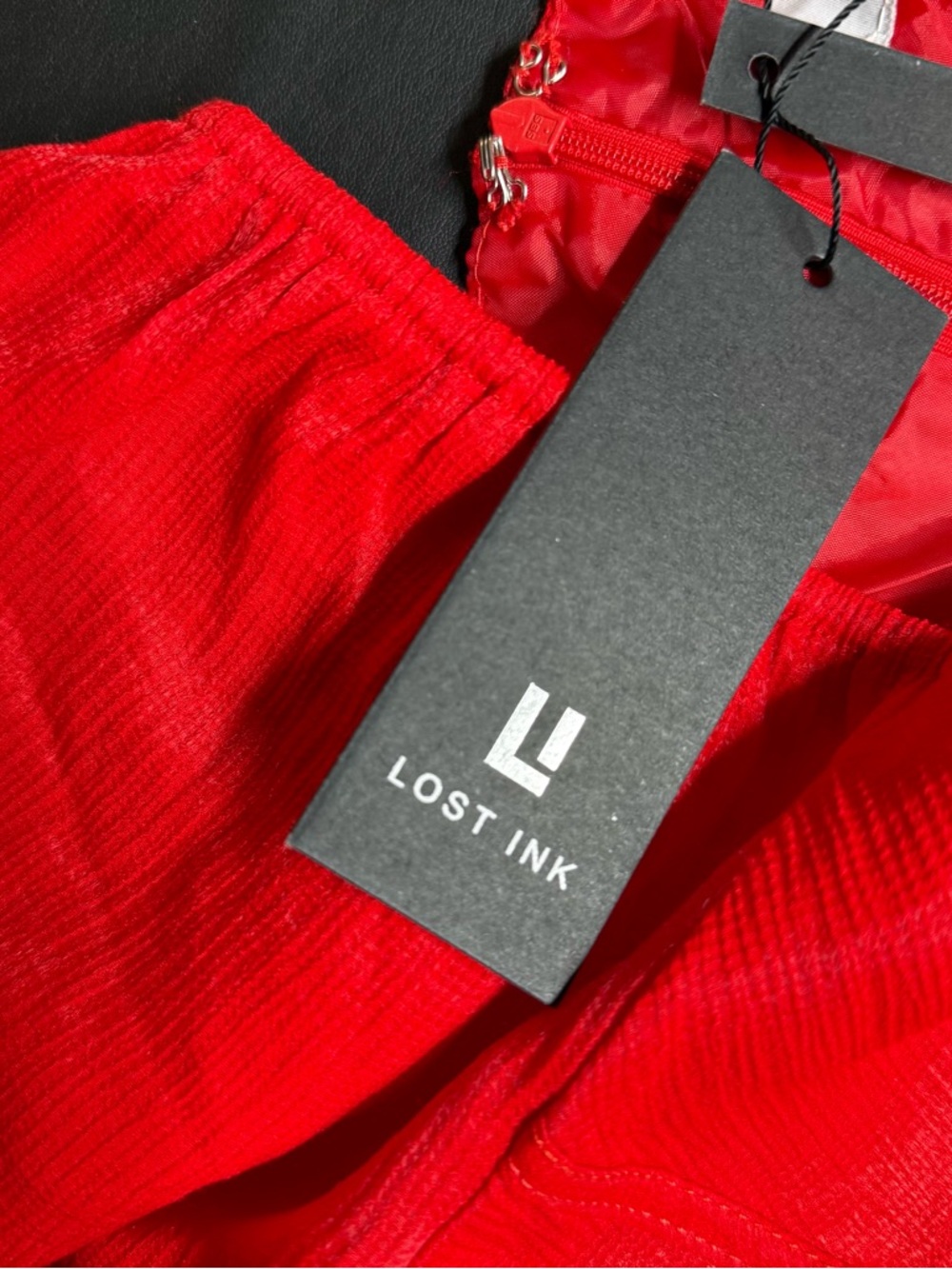 NWT Red Puff-Sleeve Jumpsuit - Picture 5 of 6